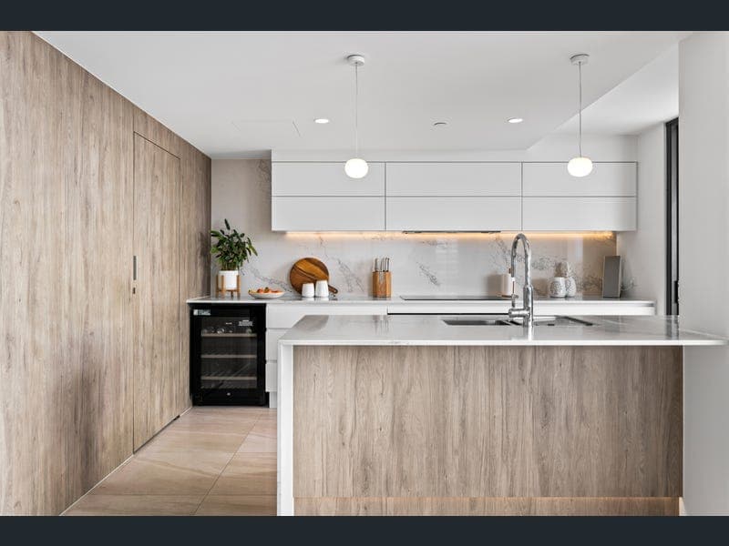 602/10 Duporth Avenue, Maroochydore — photo 1 of 5