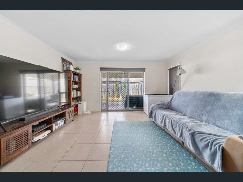 68 Fernbrooke Boulevard, Redbank Plains — photo 1 of 5
