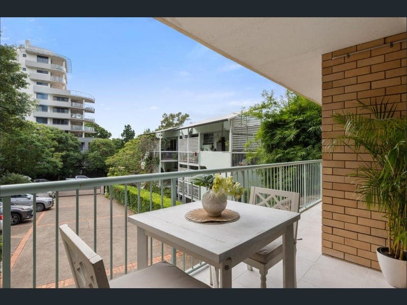10/12 Patrick Lane, Toowong — photo 1 of 5