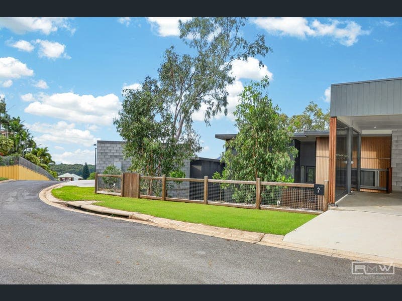 2/7 Banksia Place, Taranganba — photo 1 of 5
