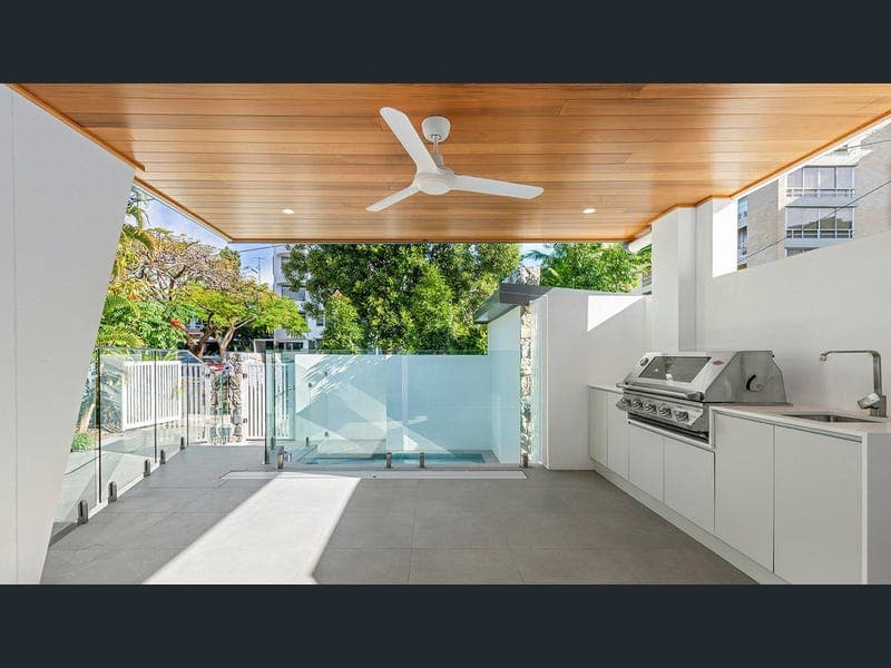 34 Griffith Street, New Farm — photo 1 of 5