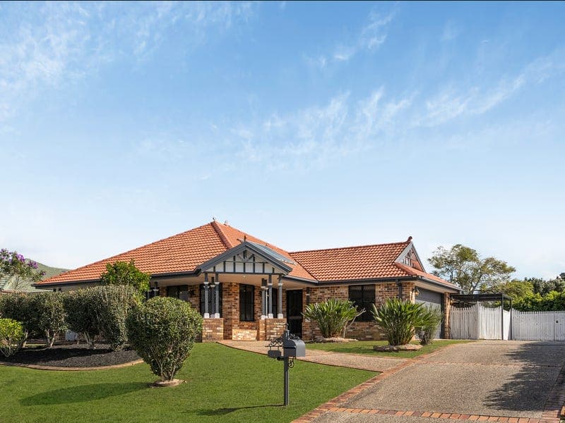 4 Hambleton Crescent, Murrumba Downs — photo 1 of 5