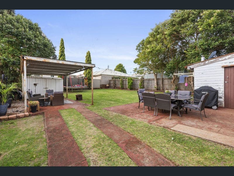 11 Kelly Street, Harlaxton — photo 1 of 5