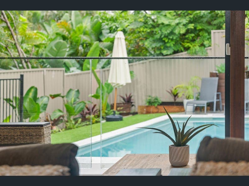 5 Muston Court, Carrara — photo 1 of 5