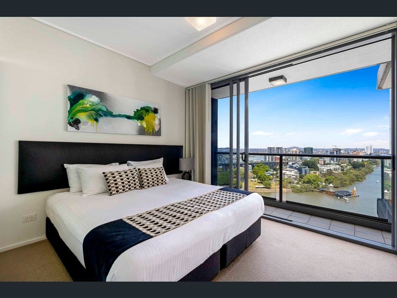 202/30 Macrossan Street, Brisbane City — photo 1 of 5