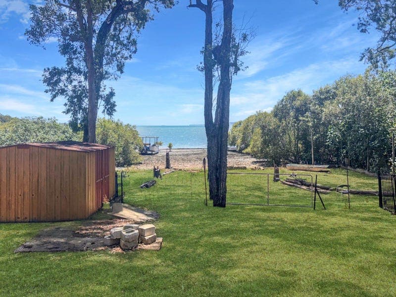 43 Blue Bay Cres, Macleay Island — photo 1 of 5