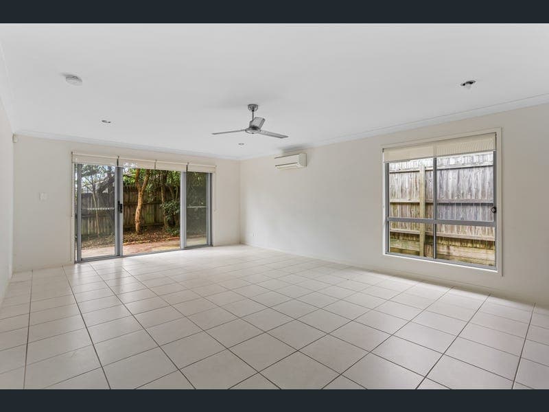10 Sienna Crescent, Pimpama — photo 1 of 5