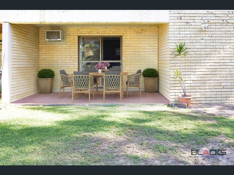 1/4 Symons Avenue, Bucasia — photo 1 of 5