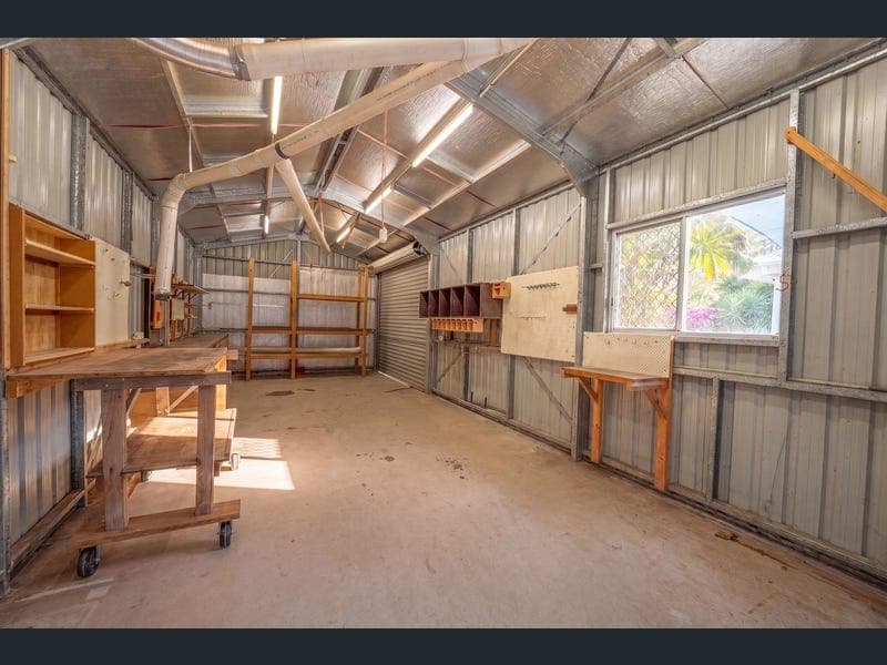 130 Wistaria Street, Holloways Beach — photo 1 of 5