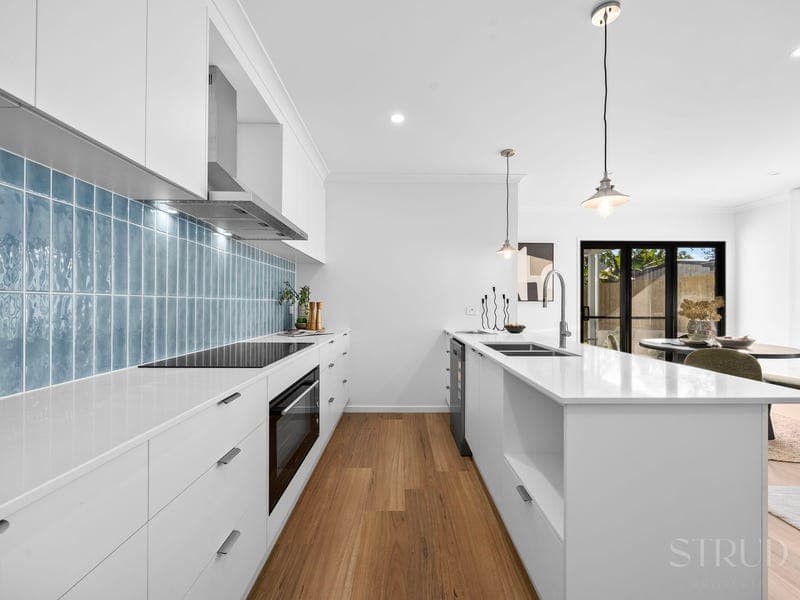 2/38a Pinelands Street, Loganlea — photo 1 of 5