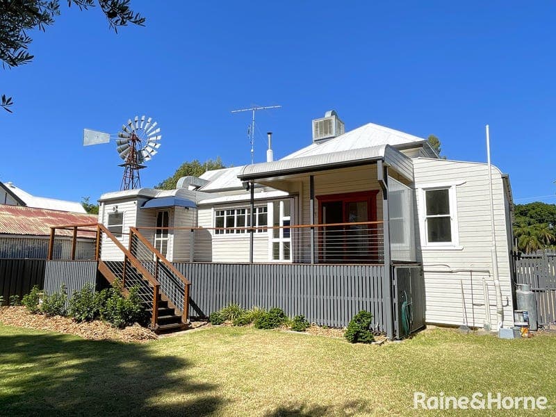 7 Brisbane Street, Goondiwindi — photo 1 of 5