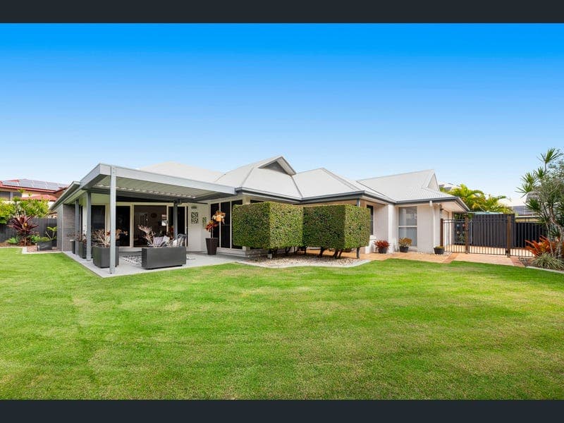 3 Kenilworth Place, Carindale — photo 1 of 5