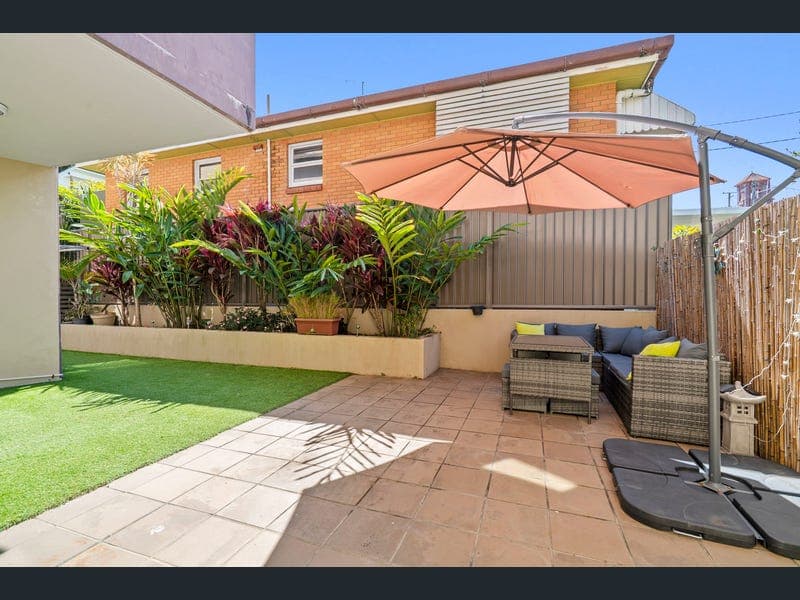 1/77 McLean Street, Coolangatta — photo 1 of 5