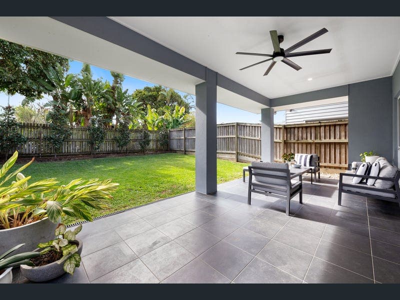30 Armstrong Road, Cannon Hill — photo 1 of 5