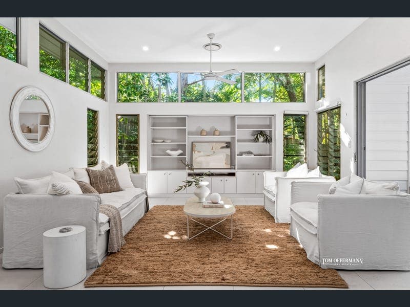 16 Seaview Terrace, Sunshine Beach — photo 1 of 5