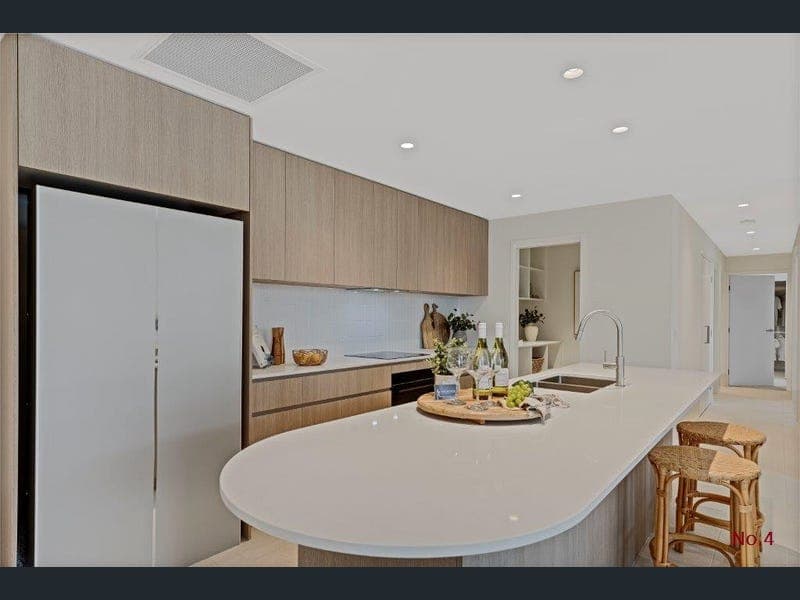 37 - 39 Moreton Parade, Kings Beach — photo 1 of 5