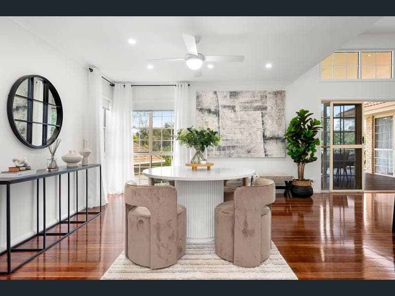 9 Piccadilly Place, Carindale — photo 1 of 5
