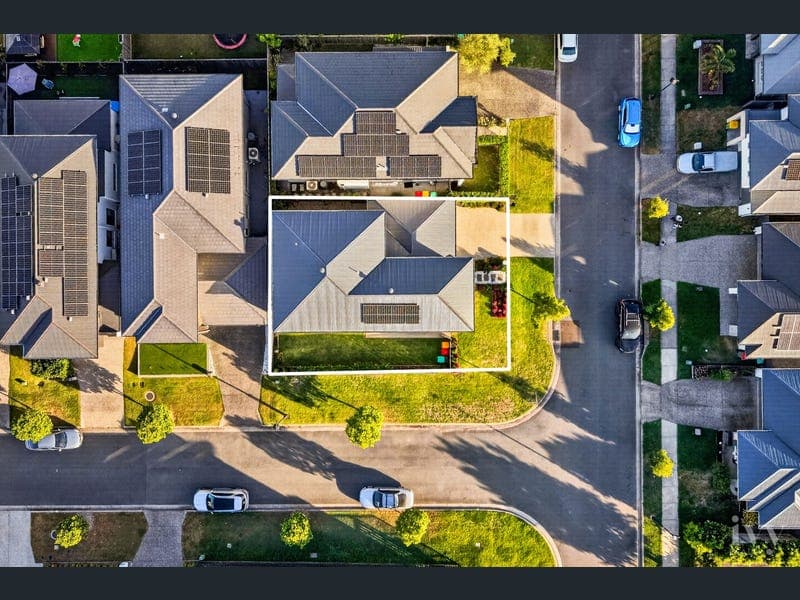 38 Forest Court, Helensvale — photo 1 of 5