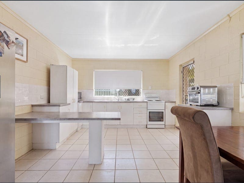 1 & 2/30 Reef Street, Port Douglas — photo 1 of 5