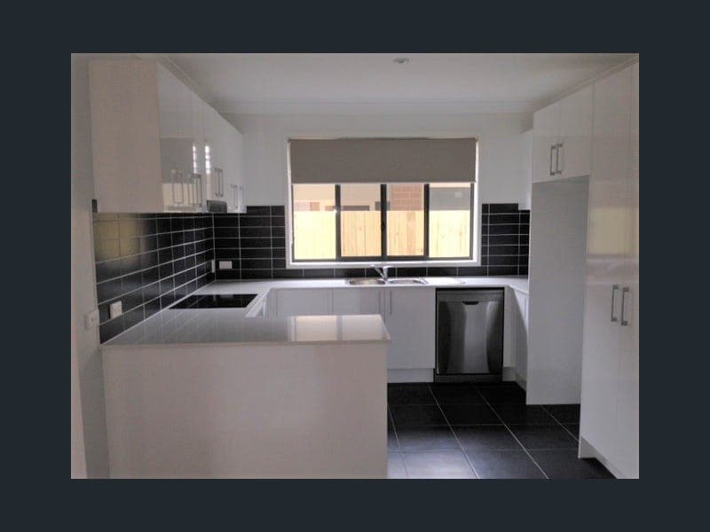 30 Carpenter Street, Yarrabilba — photo 1 of 5