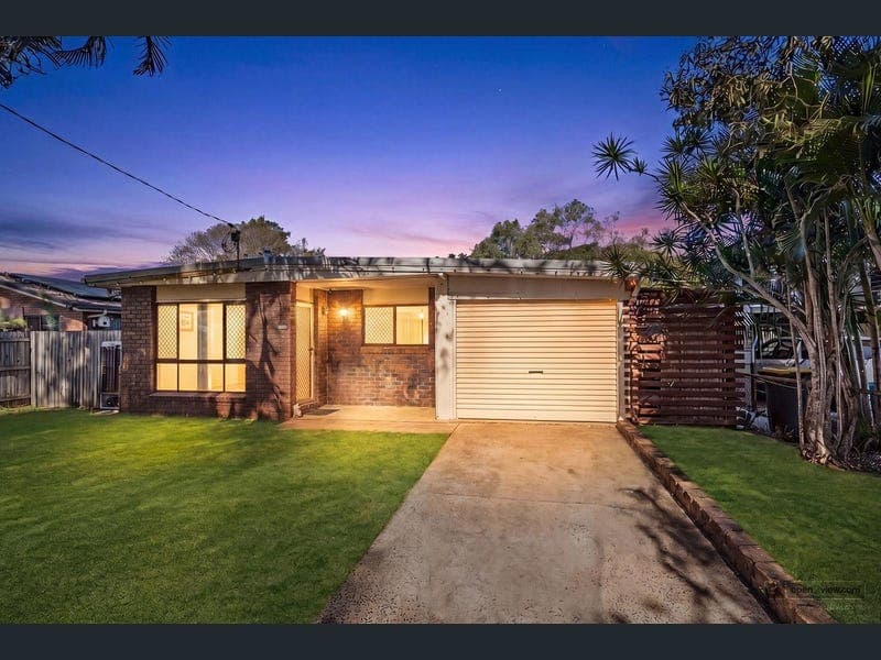 14 Arvon Avenue, Beachmere — photo 1 of 5