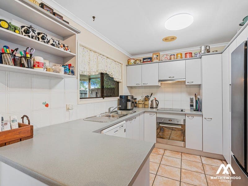 29 Headland Street, Sunnybank — photo 1 of 5