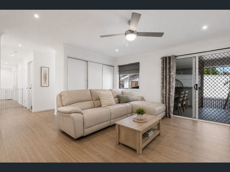 2/242 Finucane Road, Alexandra Hills — photo 1 of 5