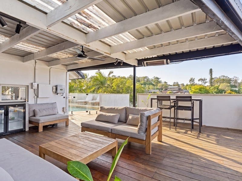 4 Cutana Court, Ashmore — photo 1 of 5