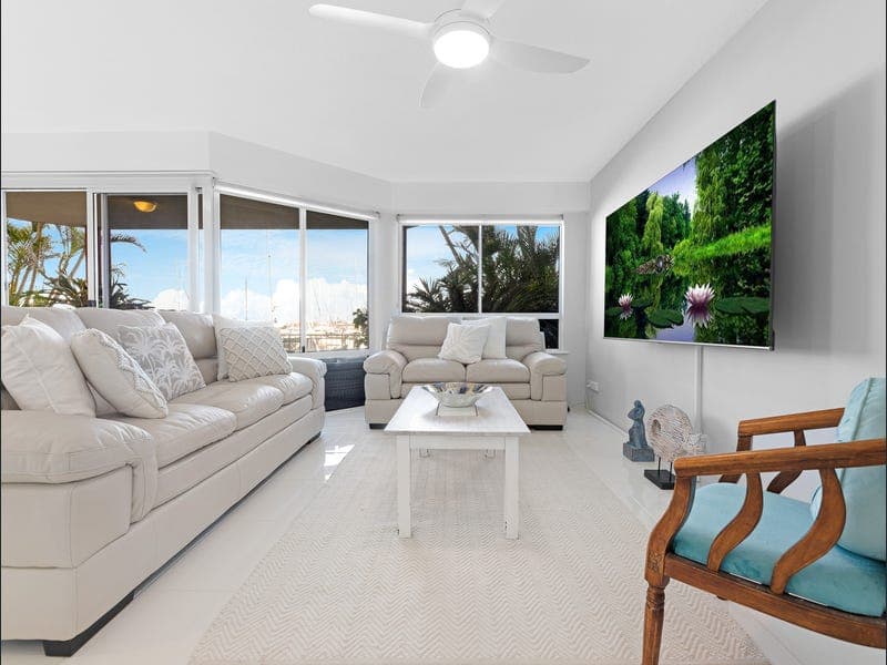 4/17 Buccaneer Drive, Urangan — photo 1 of 5