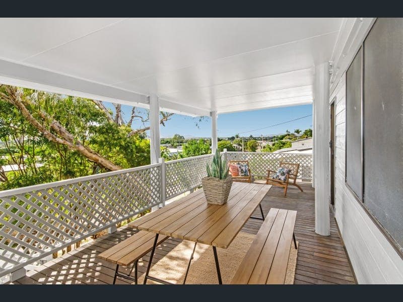 9 Rundle Street, Mount Louisa — photo 1 of 5