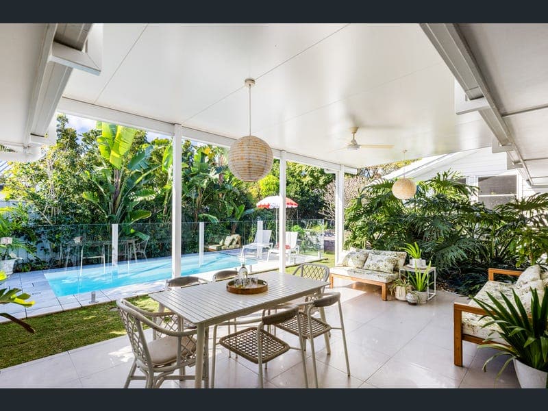 17 Pitta Place, Burleigh Waters — photo 1 of 5