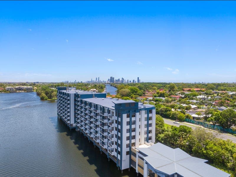 240/25 Lake Orr Drive, Robina — photo 1 of 5