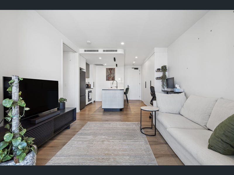 605/7 Jeavons Lane, Stones Corner — photo 1 of 5