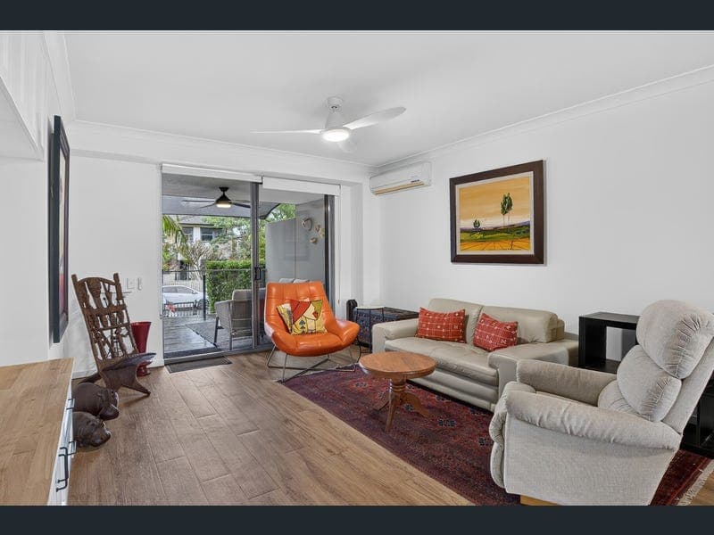 2/12-18 Bayview Street, Runaway Bay — photo 1 of 5