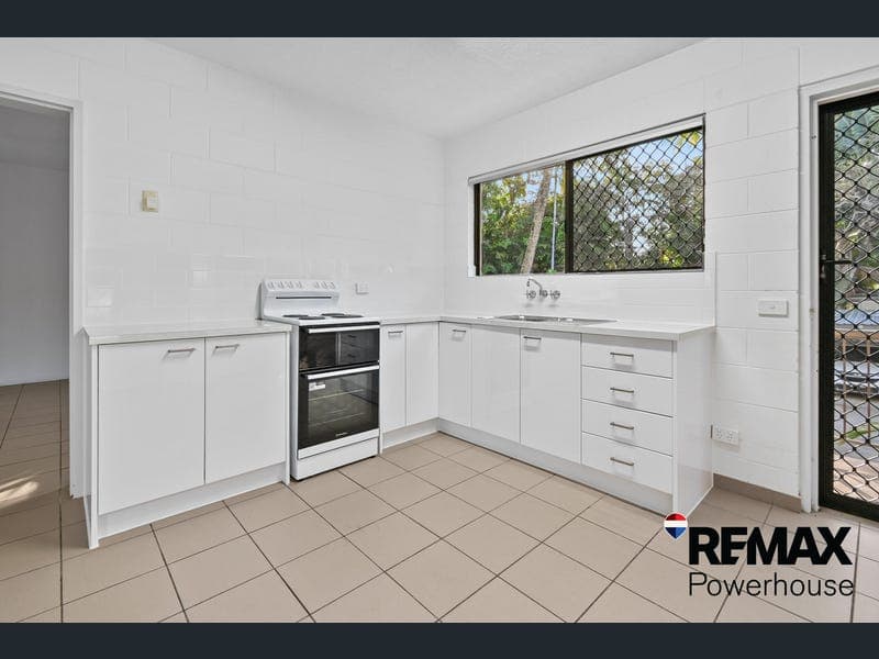 8/83-85 Moore Street, Trinity Beach — photo 1 of 5