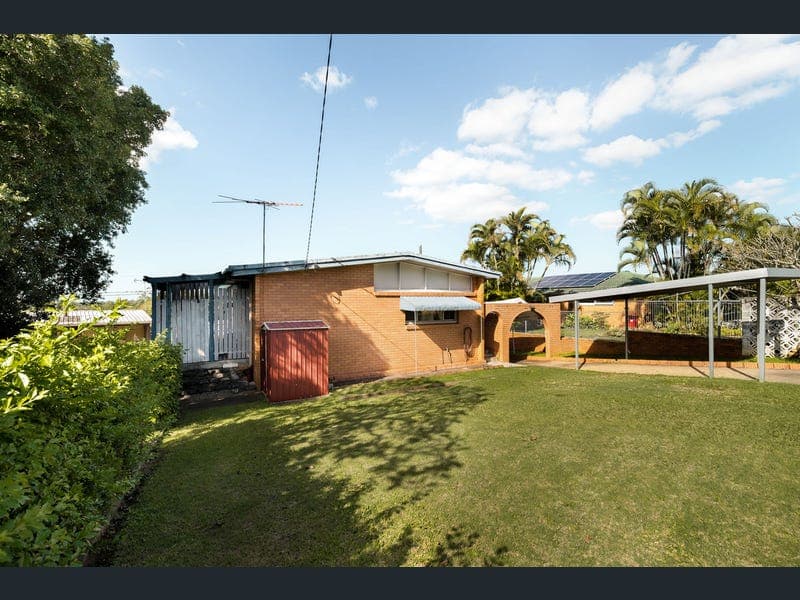 12 Floramy Street, Boondall — photo 1 of 5