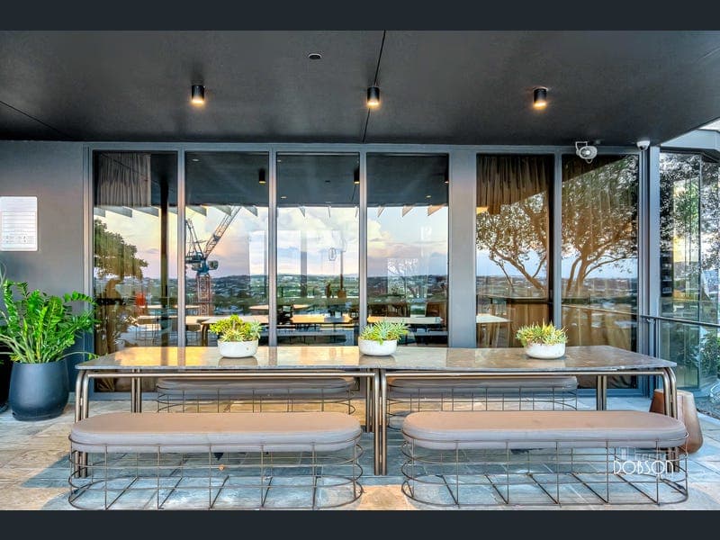 1410/62 Logan Road, Woolloongabba — photo 1 of 5
