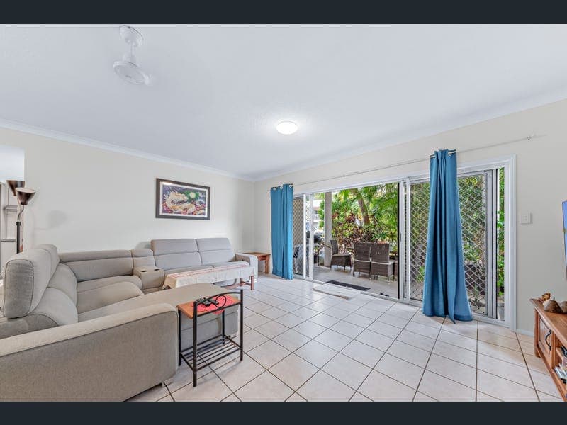 19/24 Pandanus Drive, Cannonvale — photo 1 of 5
