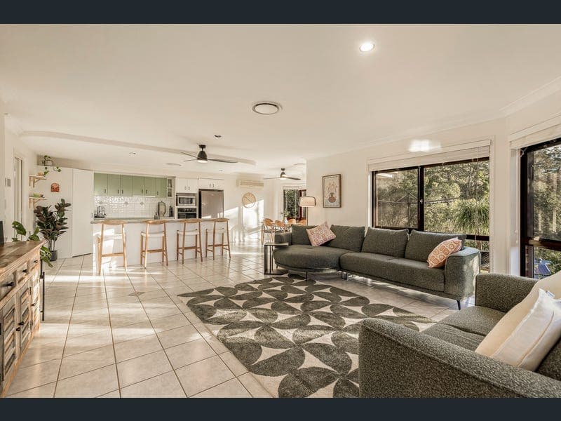 25 Leopard Avenue, Elanora — photo 1 of 5
