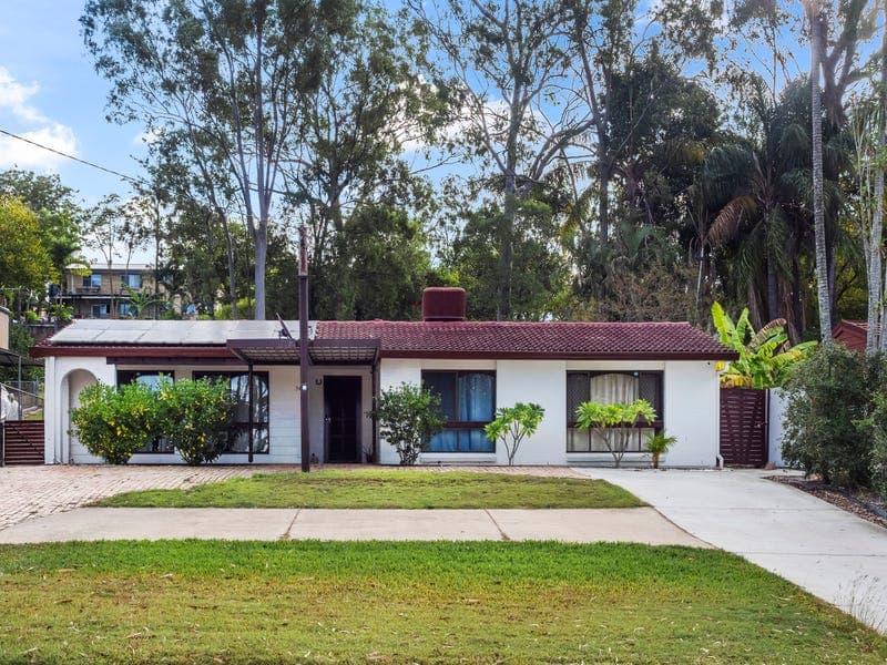 34 Frawley Drive,, Redbank Plains — photo 1 of 5