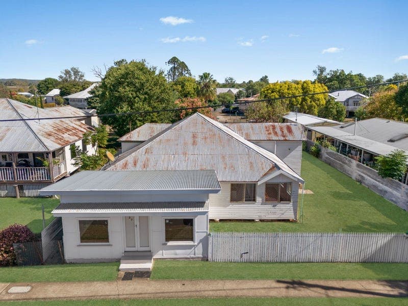 27 Victoria Street, Forest Hill — photo 1 of 5