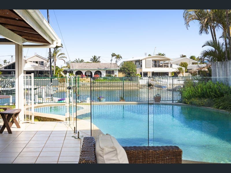 12 Aroona Avenue, Buddina — photo 1 of 5
