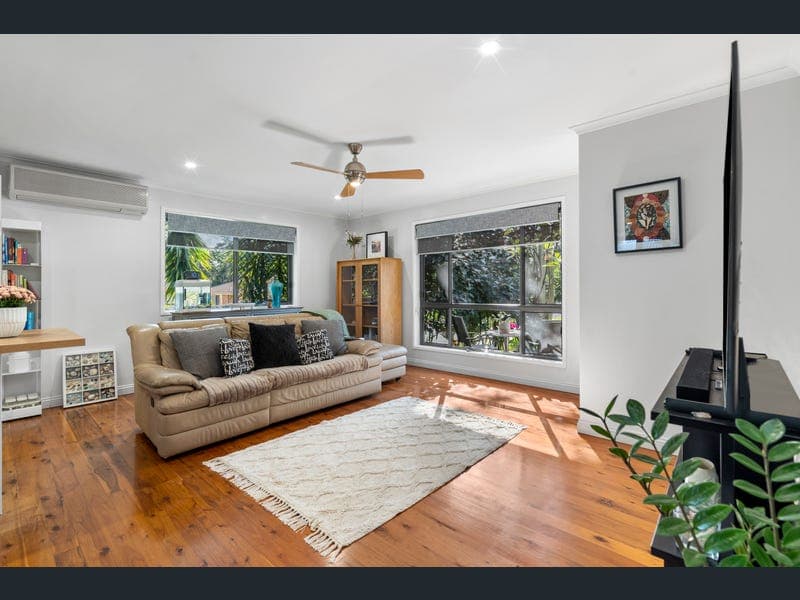 2 Kaoriki Court, Albany Creek — photo 1 of 5