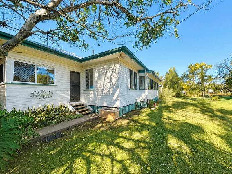 1 Hayden Street, Dalby — photo 1 of 5