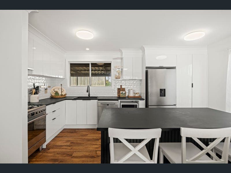 33 Hinkler Crescent, Wilsonton — photo 1 of 5