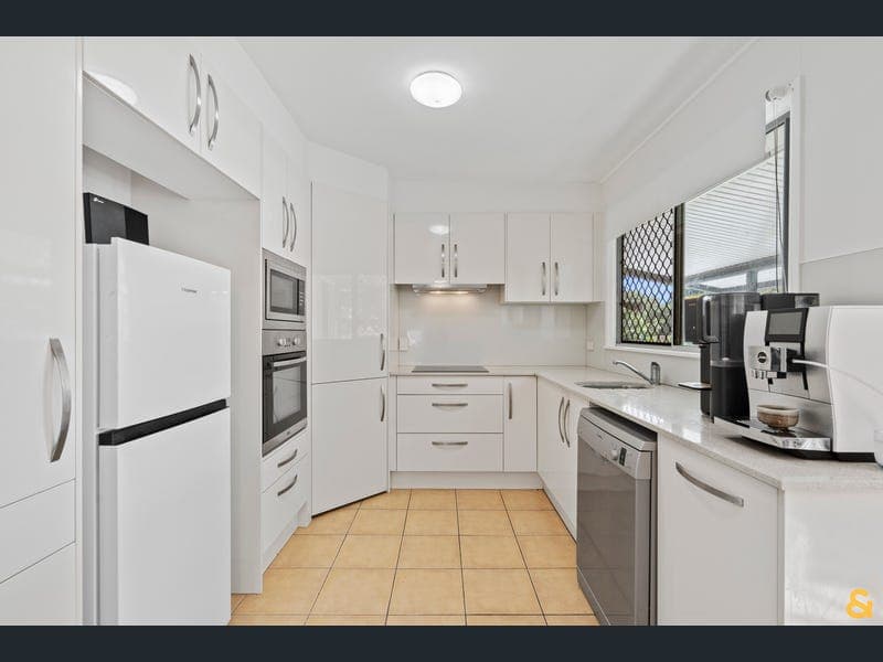 34 Malabar Street, Wynnum West — photo 1 of 5