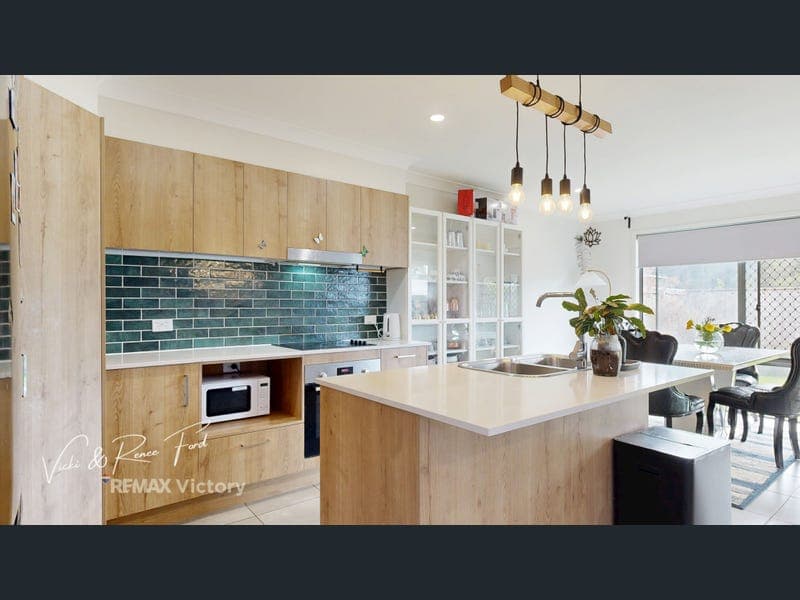 18 Chestnut Street, Caboolture South — photo 1 of 5
