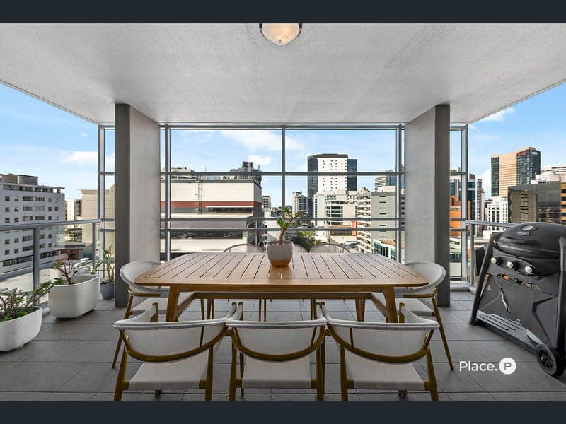 124/454 Upper Edward Street, Spring Hill — photo 1 of 5