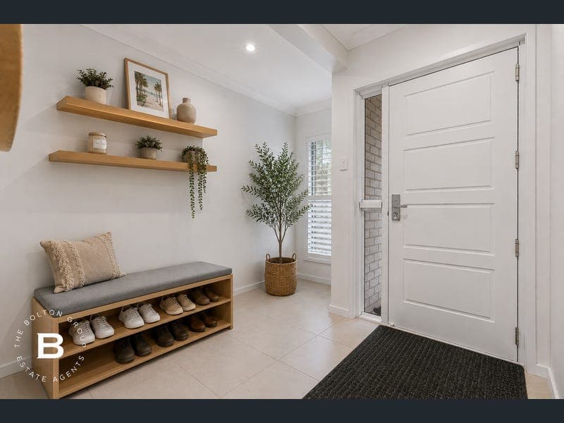 15 Dover Street, Spring Mountain — photo 1 of 5