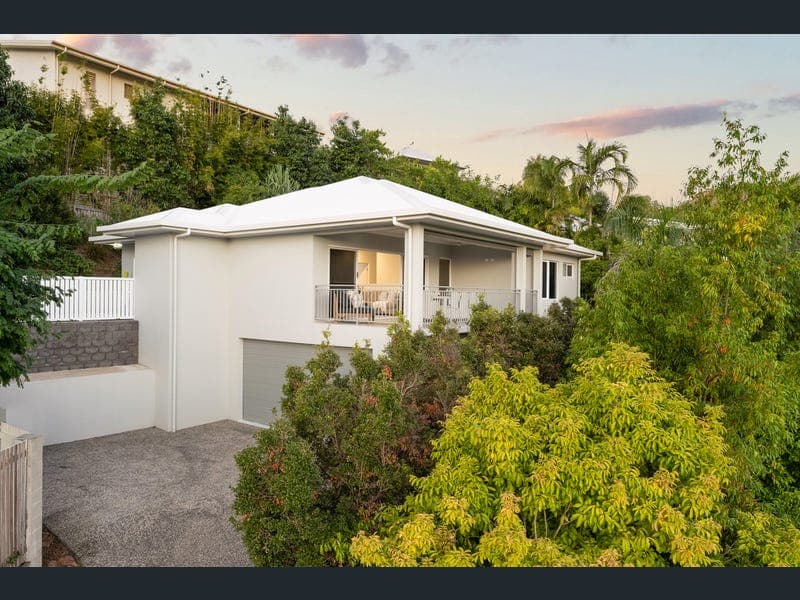 58 Yarrawonga Drive, Castle Hill — photo 1 of 5